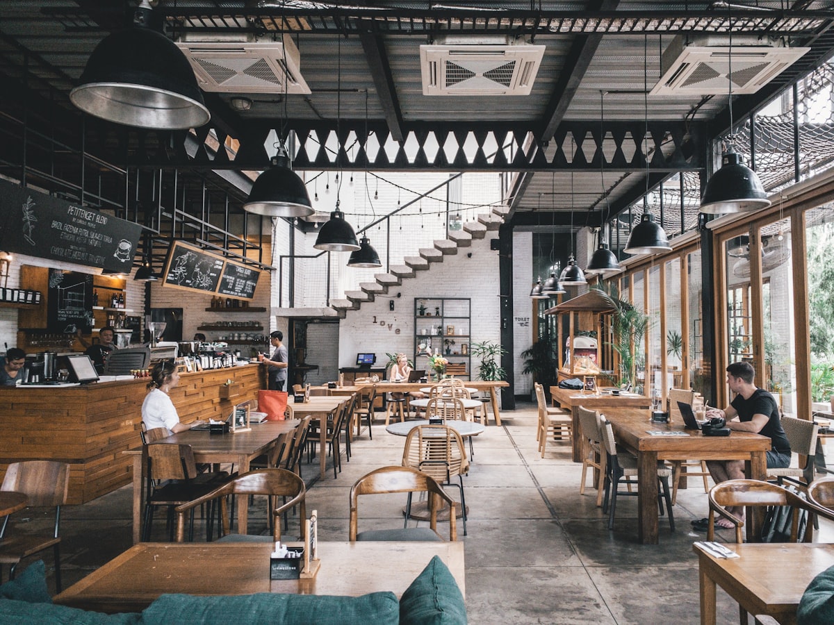 Restaurant bar